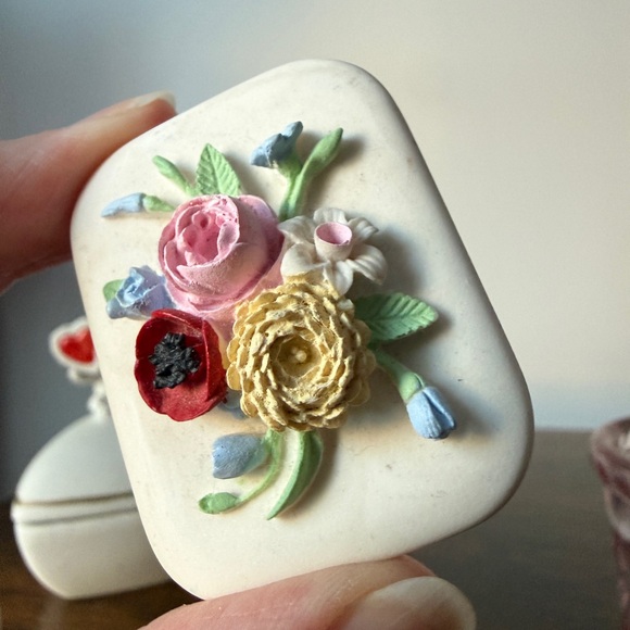 Floral Embossed Trinket Box - Picture 4 of 11